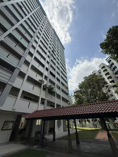 11 Lorong 8 Toa Payoh HDB Flat For Sale at S$ 980,000 | PropertyGuru Singapore - Exterior