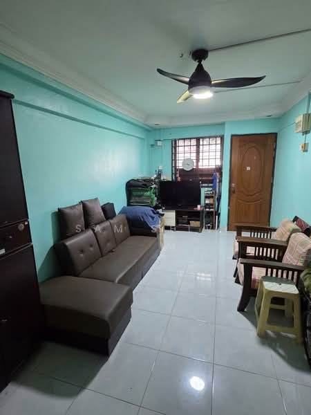 182 Ang Mo Kio Avenue 5 HDB Flat For Sale at S$ 420,000 | PropertyGuru Singapore - Living Room
