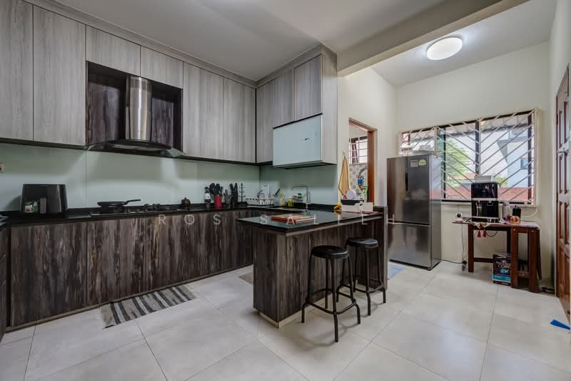 Pasir Ris Beach Park Terraced House For Sale at S$ 2,350,000 | PropertyGuru Singapore - Kitchen