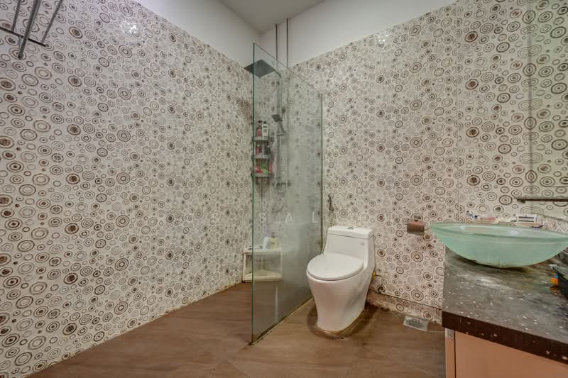 Pasir Ris Beach Park Terraced House For Sale at S$ 2,350,000 | PropertyGuru Singapore - Bathroom