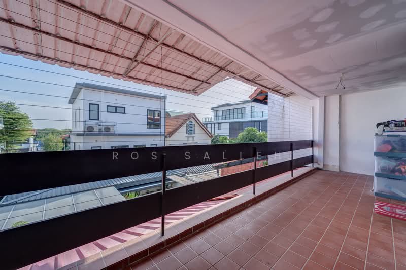 Pasir Ris Beach Park Terraced House For Sale at S$ 2,350,000 | PropertyGuru Singapore - Balcony