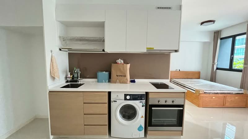 Treasure at Tampines Condominium For Sale at S$ 800,000 | PropertyGuru Singapore - Kitchen