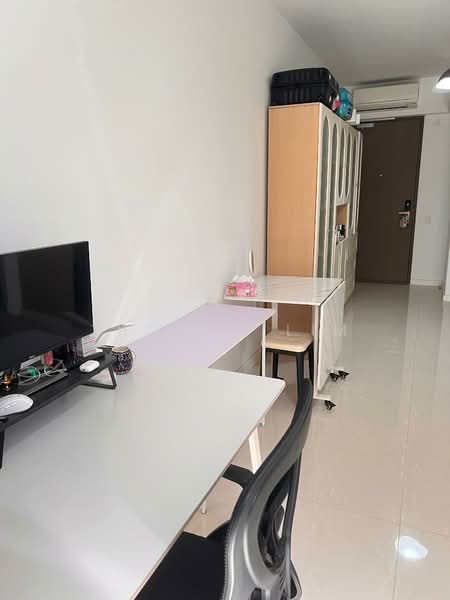 Treasure at Tampines Condominium For Sale at S$ 800,000 | PropertyGuru Singapore - Study