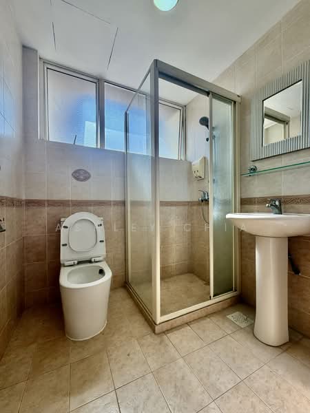 Bullion Park, 160 Lentor Loop, 3 Bedrooms, 1,259 sqft, Condominium For Rent, by Ashley Chia, 500076561 - Bathroom - PropertyGuru.com.sg