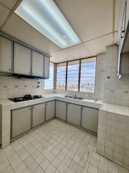 Bullion Park, 160 Lentor Loop, 3 Bedrooms, 1,259 sqft, Condominium For Rent, by Ashley Chia, 500076561 - Kitchen - PropertyGuru.com.sg