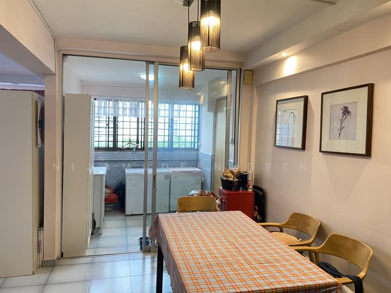 265 Yishun Street 22 HDB Flat For Sale at S$ 649,999 | PropertyGuru Singapore - Dining Room