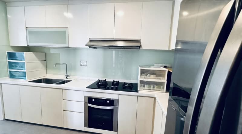 Heron Bay Executive Condominium For Sale at S$ 2,480,000 | PropertyGuru Singapore - Kitchen