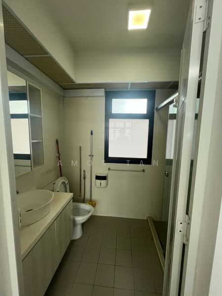 807A Choa Chu Kang Avenue 1, 807A Choa Chu Kang Avenue 1, 2 Bedrooms, 722 sqft, HDB Flat For Rent, by Amos Tan, 500076565 - Bathroom - PropertyGuru.com.sg