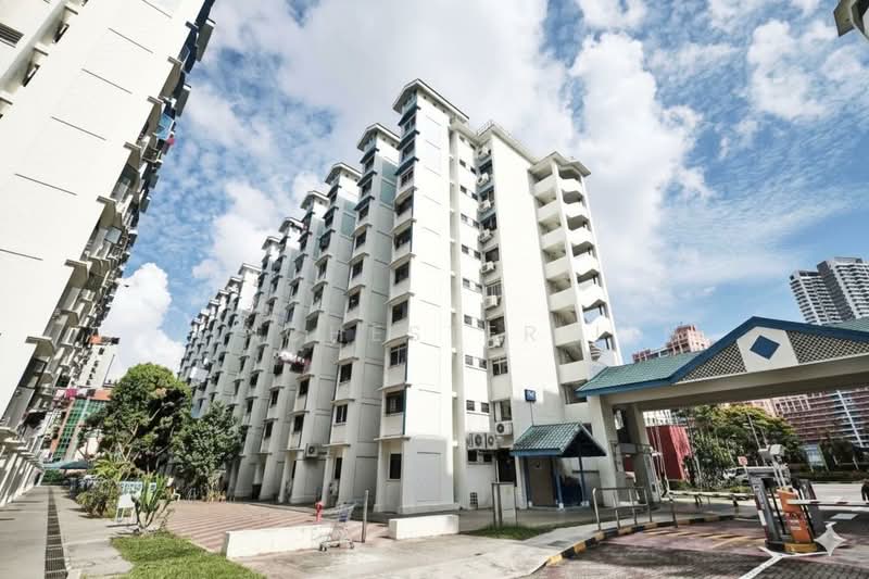 112 Lorong 1 Toa Payoh HDB Flat For Sale at S$ 358,000 | PropertyGuru Singapore - Exterior