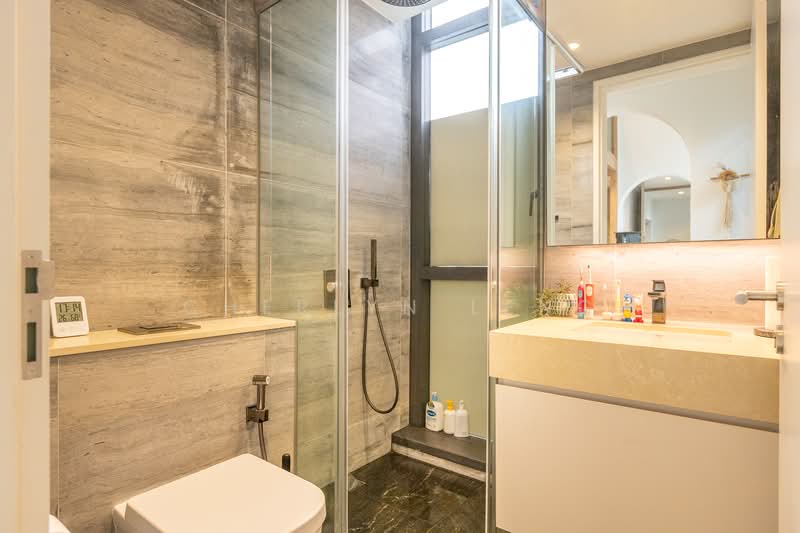 Sloane Residences Condominium For Sale at S$ 4,500,000 | PropertyGuru Singapore - Bathroom