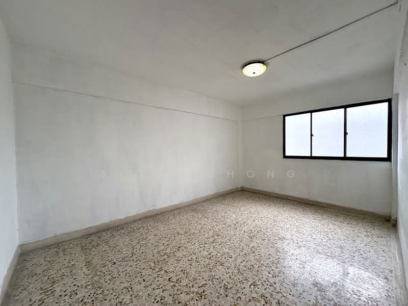 379 Clementi Avenue 5 HDB Flat For Sale at S$ 538,000 | PropertyGuru Singapore - Common bedroom 