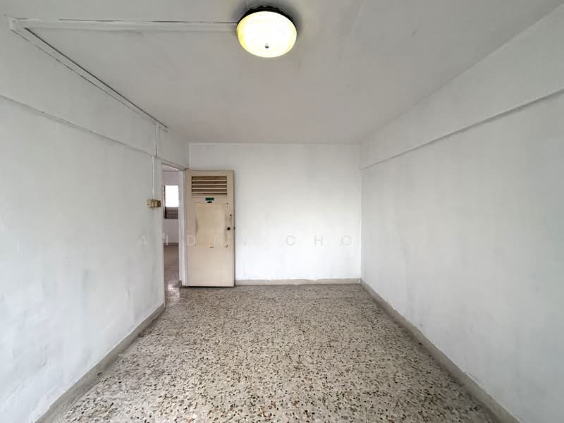 379 Clementi Avenue 5 HDB Flat For Sale at S$ 538,000 | PropertyGuru Singapore - Common Bedroom 