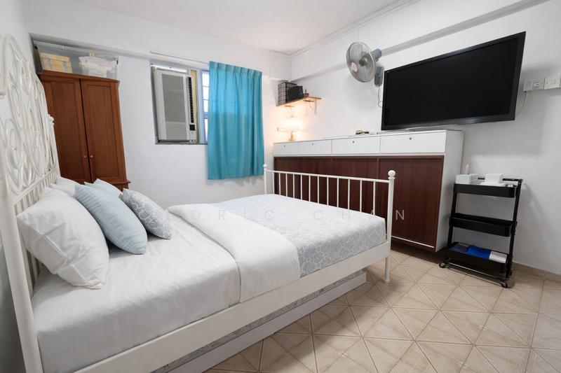 2 Lorong Lew Lian HDB Flat For Sale at S$ 458,000 | PropertyGuru Singapore - Bedroom