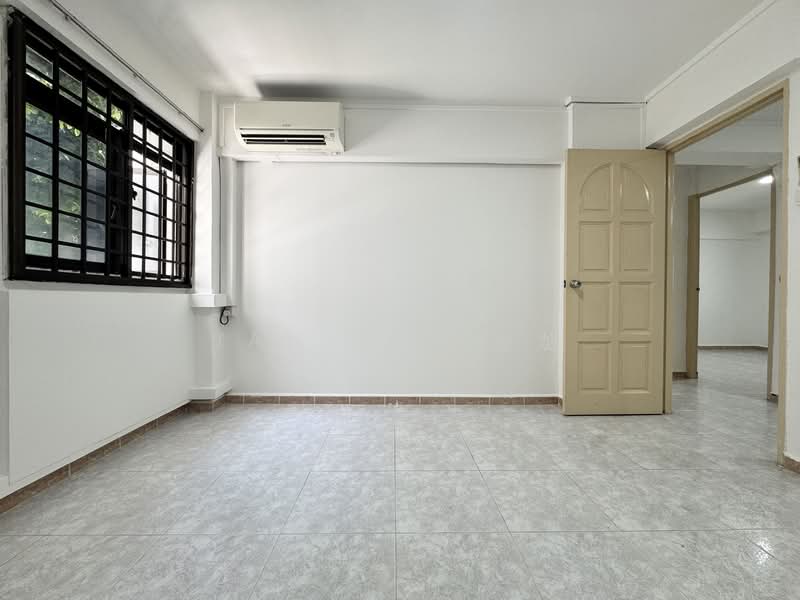754 Yishun Street 72 HDB Flat For Sale at S$ 550,000 | PropertyGuru Singapore - Interior