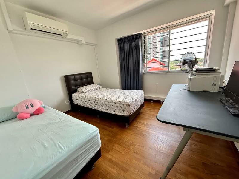 453 Sin Ming Avenue HDB Flat For Sale at S$ 1,100,000 | PropertyGuru Singapore - Bedroom
