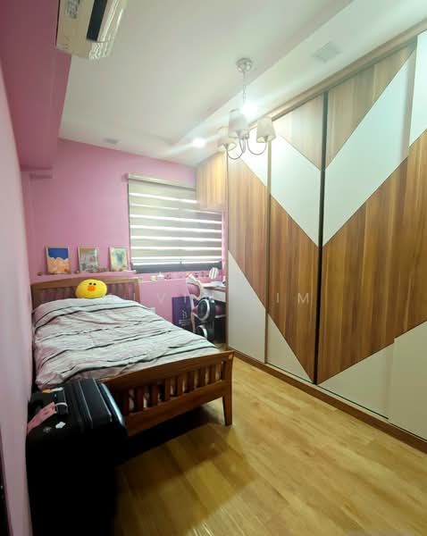 292 Bishan Street 22 HDB Flat For Sale at S$ 1,250,000 | PropertyGuru Singapore - Bedroom