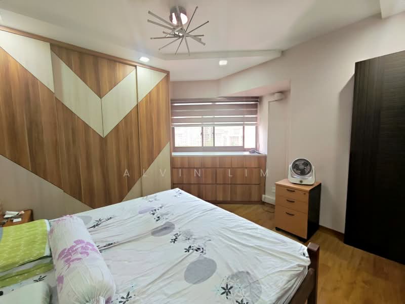 292 Bishan Street 22 HDB Flat For Sale at S$ 1,250,000 | PropertyGuru Singapore - Bedroom