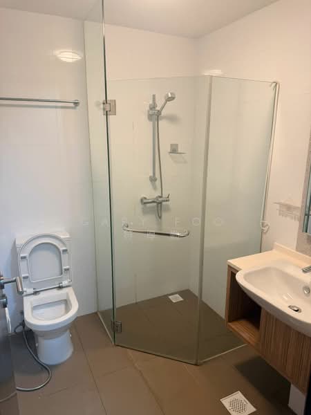 Heron Bay, 55 Upper Serangoon View, Studio, 300 sqft, Executive Condominium For Rent, by Gary Foo 符厚勤, 500076632 - Bathroom - PropertyGuru.com.sg