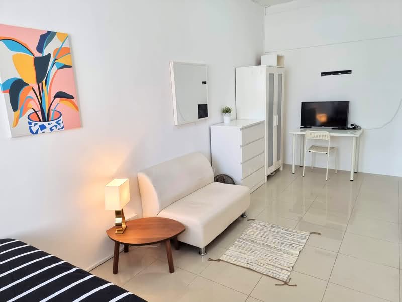 Studio room in prime location (lavender area), Tyrwhitt Road, Room Rental, 300 sqft, Walk-up Apartment For Rent, by John Wong, 500076639 - studio - PropertyGuru.com.sg