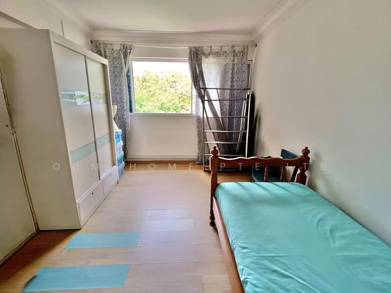402 Ang Mo Kio Avenue 10 HDB Flat For Sale at S$ 720,000 | PropertyGuru Singapore - Bedroom