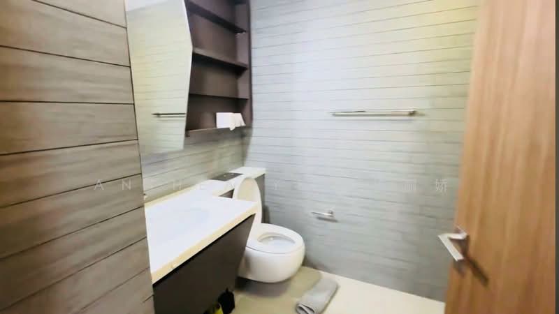 V on Shenton Condominium For Sale at S$ 949,000 | PropertyGuru Singapore - Bathroom