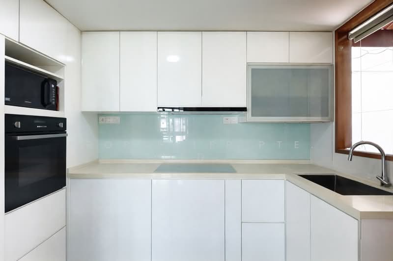 Rivervale Crest Condominium For Sale at S$ 1,880,000 | PropertyGuru Singapore - Kitchen