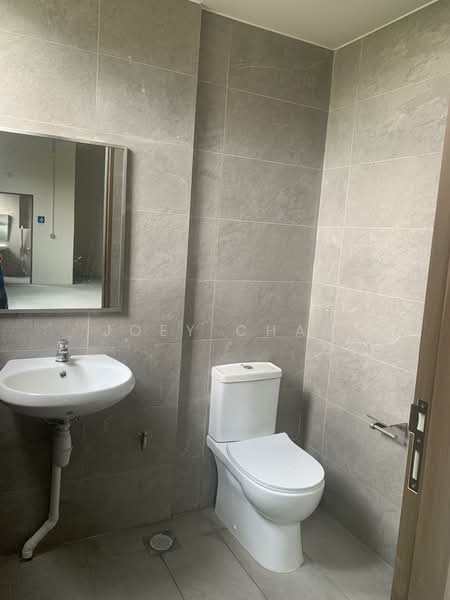Stellar @ Tampines, 12 Tampines North Drive 4, 844 sqft, Factory / Workshop (B2) For Rent, by Joey Chan, 500076660 - Bathroom - CommercialGuru.com.sg