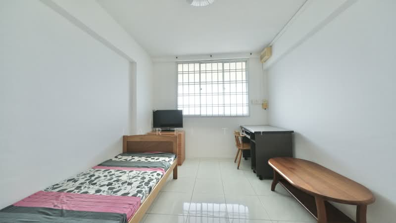 150 Bedok Reservoir Road HDB Flat For Sale at S$ 480,000 | PropertyGuru Singapore - Bedroom