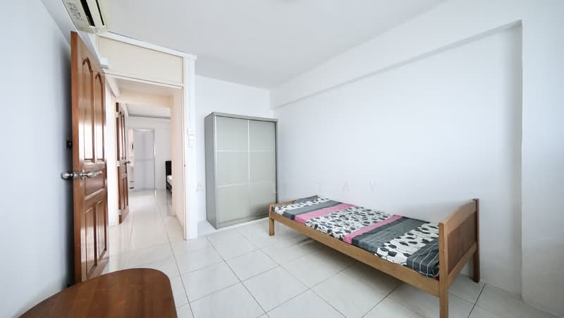 150 Bedok Reservoir Road HDB Flat For Sale at S$ 480,000 | PropertyGuru Singapore - Bedroom