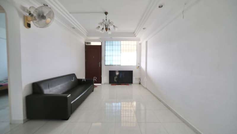 150 Bedok Reservoir Road HDB Flat For Sale at S$ 480,000 | PropertyGuru Singapore - Living Room
