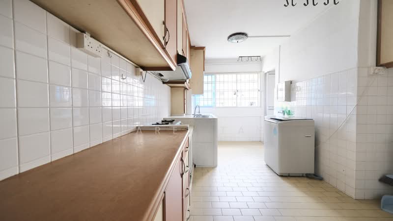 150 Bedok Reservoir Road HDB Flat For Sale at S$ 480,000 | PropertyGuru Singapore - Kitchen