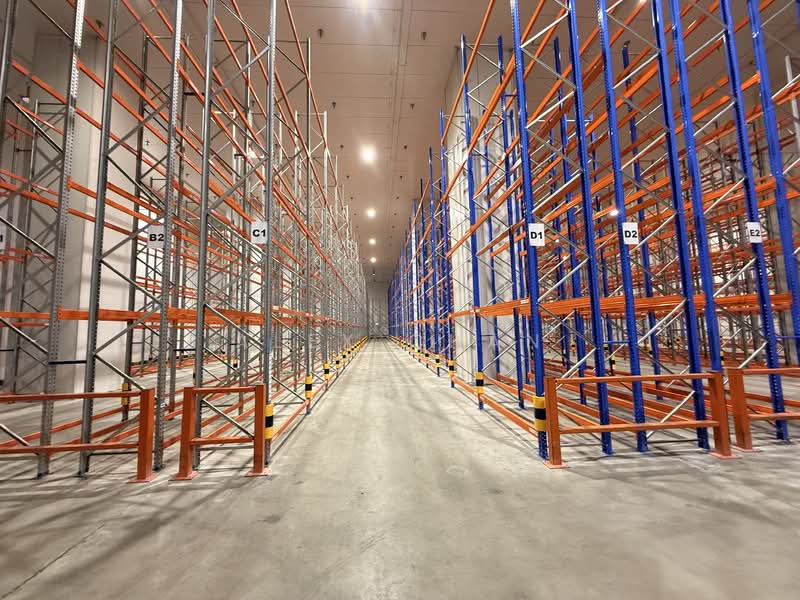 Cheap | Food Zone | Freezer & Chiller | Ramp Up | Rackings | 10m Ceiling, Jurong, 87,000 sqft, Warehouse For Rent, by Alex Chan, 500076670 - Interior - CommercialGuru.com.sg