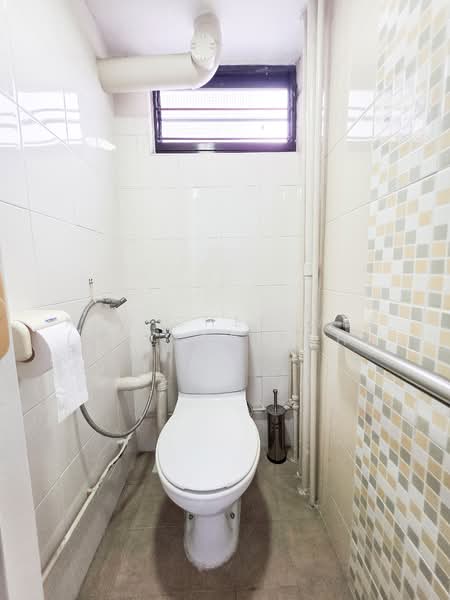 85 Circuit Road HDB Flat For Sale at S$ 358,000 | PropertyGuru Singapore - Bathroom