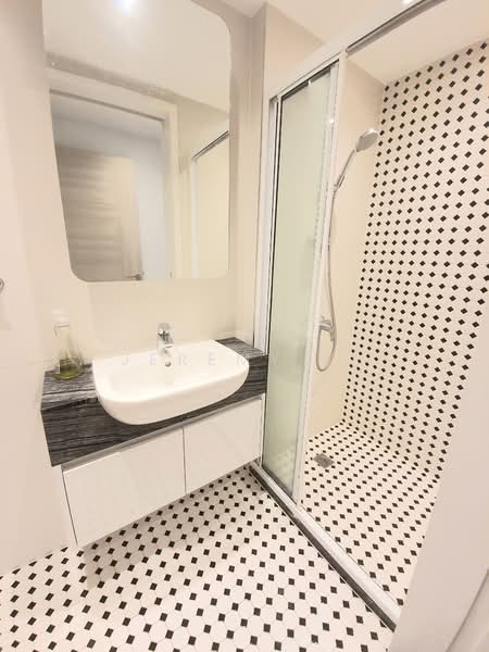 Sophia Hills Condominium For Sale at S$ 1,600,000 | PropertyGuru Singapore - Bathroom