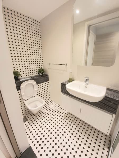 Sophia Hills Condominium For Sale at S$ 1,600,000 | PropertyGuru Singapore - Bathroom