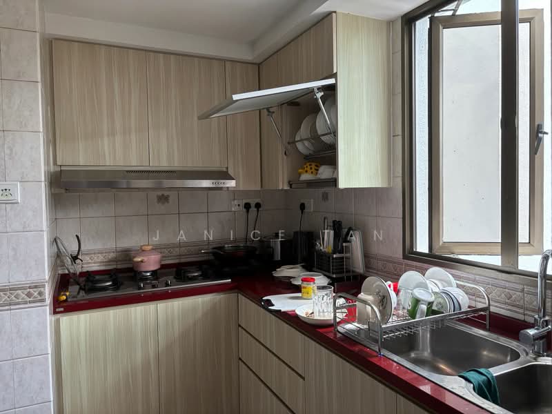 Parkview Apartments Apartment For Sale at S$ 1,200,000 | PropertyGuru Singapore - Kitchen 2