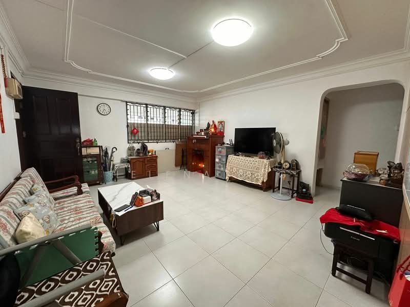 546 Ang Mo Kio Avenue 10 HDB Flat For Sale at S$ 550,000 | PropertyGuru Singapore - Living Room