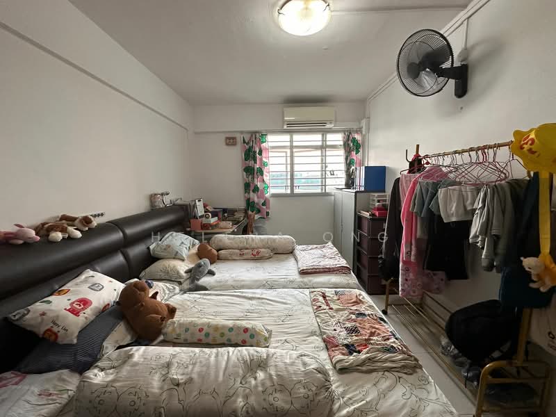 546 Ang Mo Kio Avenue 10 HDB Flat For Sale at S$ 550,000 | PropertyGuru Singapore - Bedroom