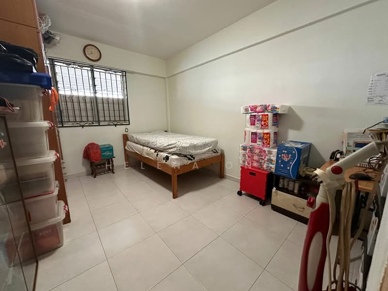 546 Ang Mo Kio Avenue 10 HDB Flat For Sale at S$ 550,000 | PropertyGuru Singapore - Bedroom