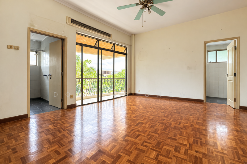 Toh Yi Court Condominium For Sale at S$ 3,000,000 | PropertyGuru Singapore - Living Room
