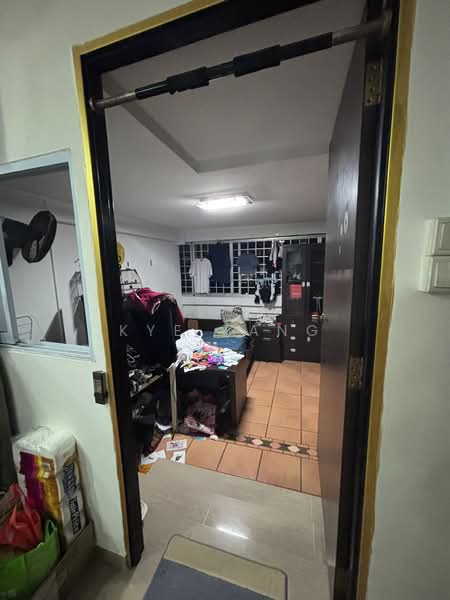 207 Tampines Street 21 HDB Flat For Sale at S$ 800,000 | PropertyGuru Singapore - Bedroom