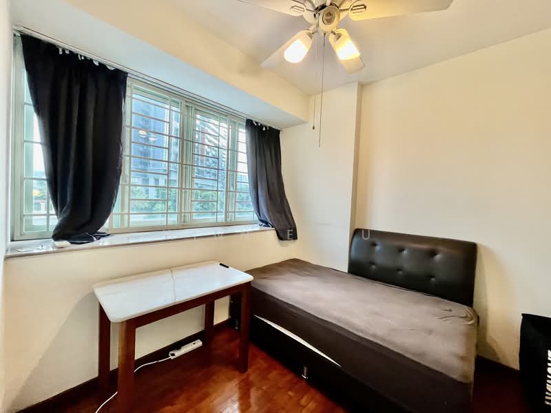 Queens, 10 Stirling Road, Room Rental, 120 sqft, Condominium For Rent, by Winnie Wu, 500076733 - Bedroom - PropertyGuru.com.sg