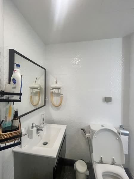 Water Place, 175 Tanjong Rhu Road, 3 Bedrooms, 1,281 sqft, Condominium For Rent, by Marn Lee, 500076742 - Bathroom - PropertyGuru.com.sg