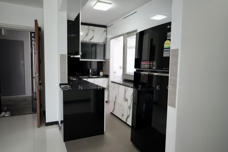 573C Woodlands Glen, 573C Woodlands Drive 16, 2 Bedrooms, 731 sqft, HDB Flat For Rent, by Brian Hafiz Koh, 500076773 - Kitchen - PropertyGuru.com.sg