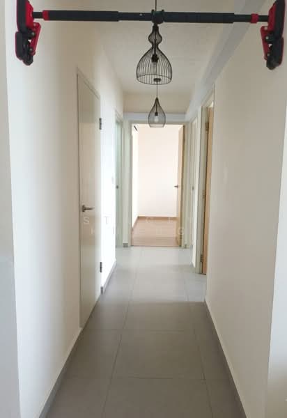 207A Punggol Place HDB Flat For Sale at S$ 680,000 | PropertyGuru Singapore - Corridor