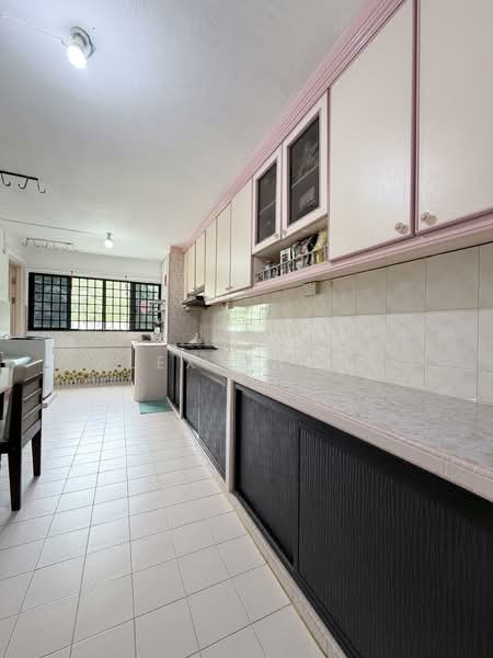 536 Bedok North Street 3 HDB Flat For Sale at S$ 460,000 | PropertyGuru Singapore - Kitchen