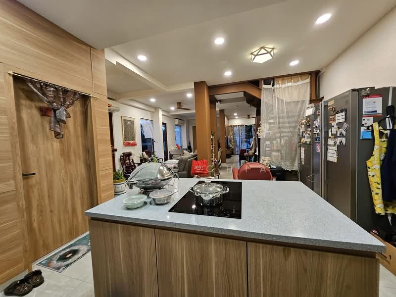 1km TaoNan! 3.5 Stry Semi-D Semi-Detached House For Sale at S$ 6,200,000 | PropertyGuru Singapore - Kitchen