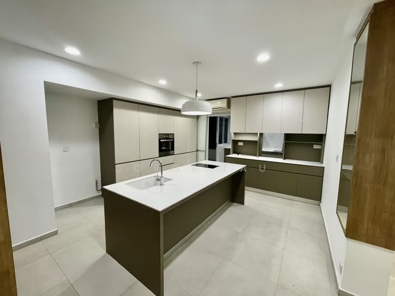 The Balmoral Condominium For Sale at S$ 6,200,000 | PropertyGuru Singapore - Kitchen