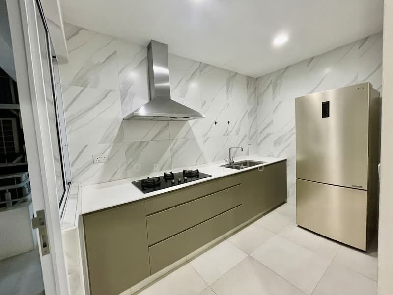 The Balmoral Condominium For Sale at S$ 6,200,000 | PropertyGuru Singapore - Kitchen