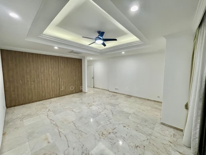 The Balmoral Condominium For Sale at S$ 6,200,000 | PropertyGuru Singapore - Bedroom